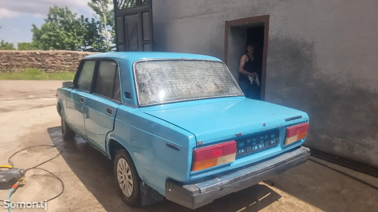 Lada (ВАЗ) 2107 1985 · 1.5 MT