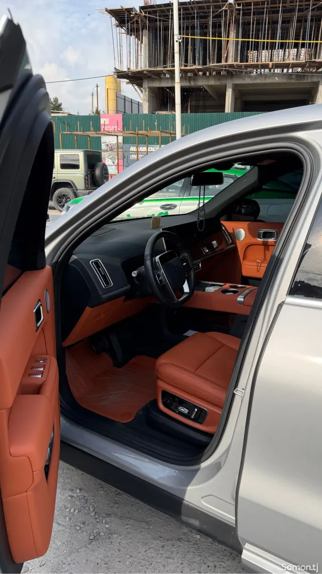 Li Auto (Lixiang) L8 2023 · AT