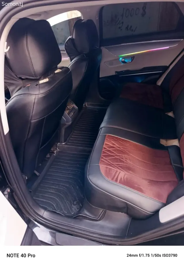 BYD E9 2021 · AT