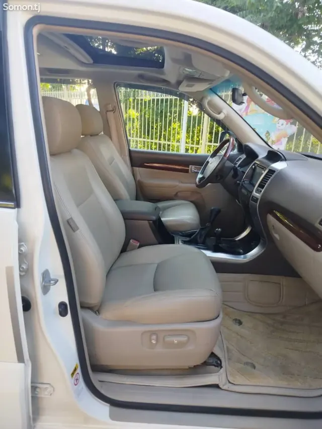Toyota Land Cruiser Prado 2009 · 4.0 AT