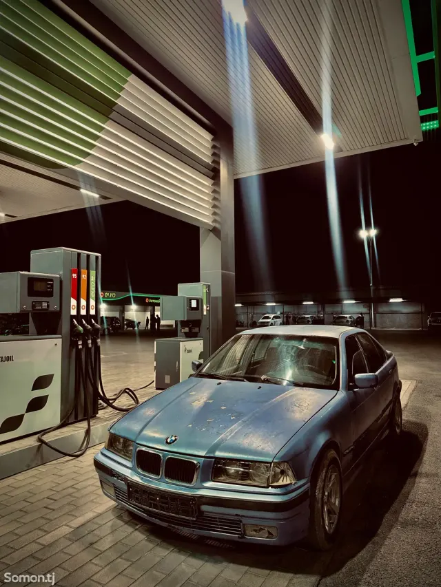 BMW 3 series 1994 · 1.8 MT