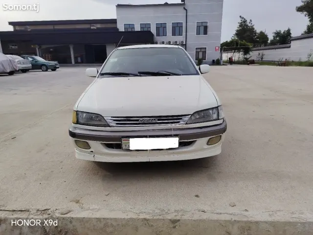 Toyota Carina 1999 · 1.8 AT
