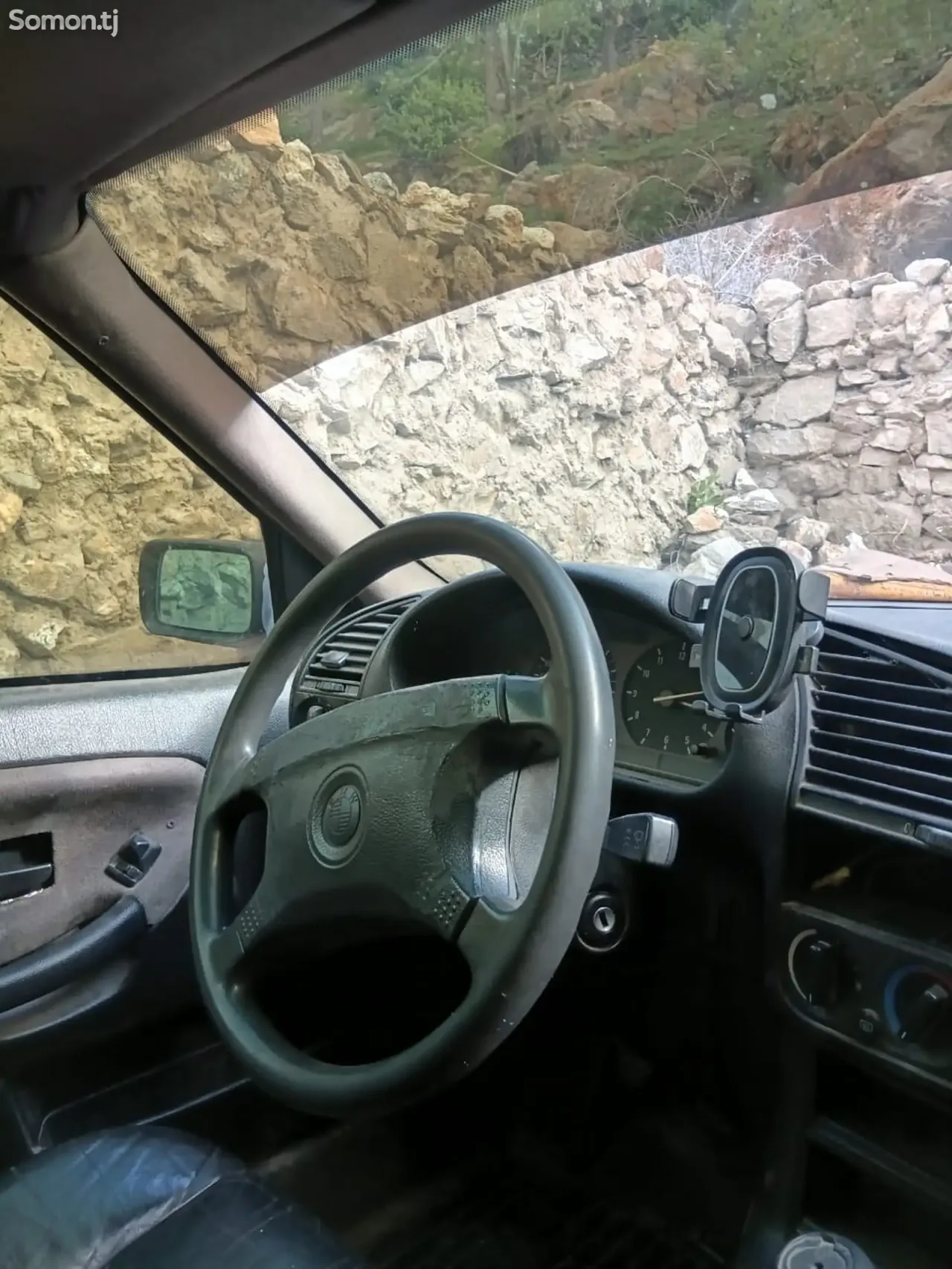 BMW 3 series 1993 · 1.6 MT
