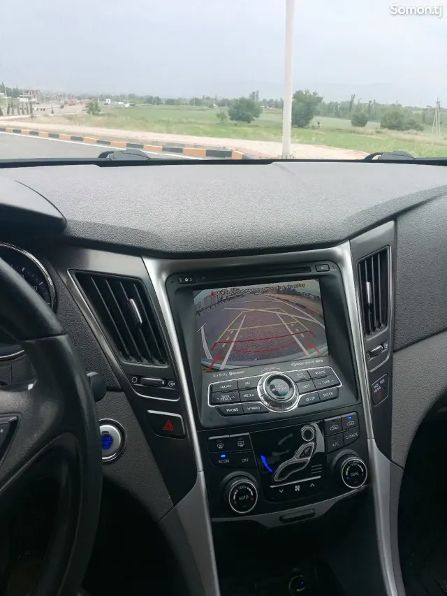 Hyundai Sonata 2012 · 2.0 AT