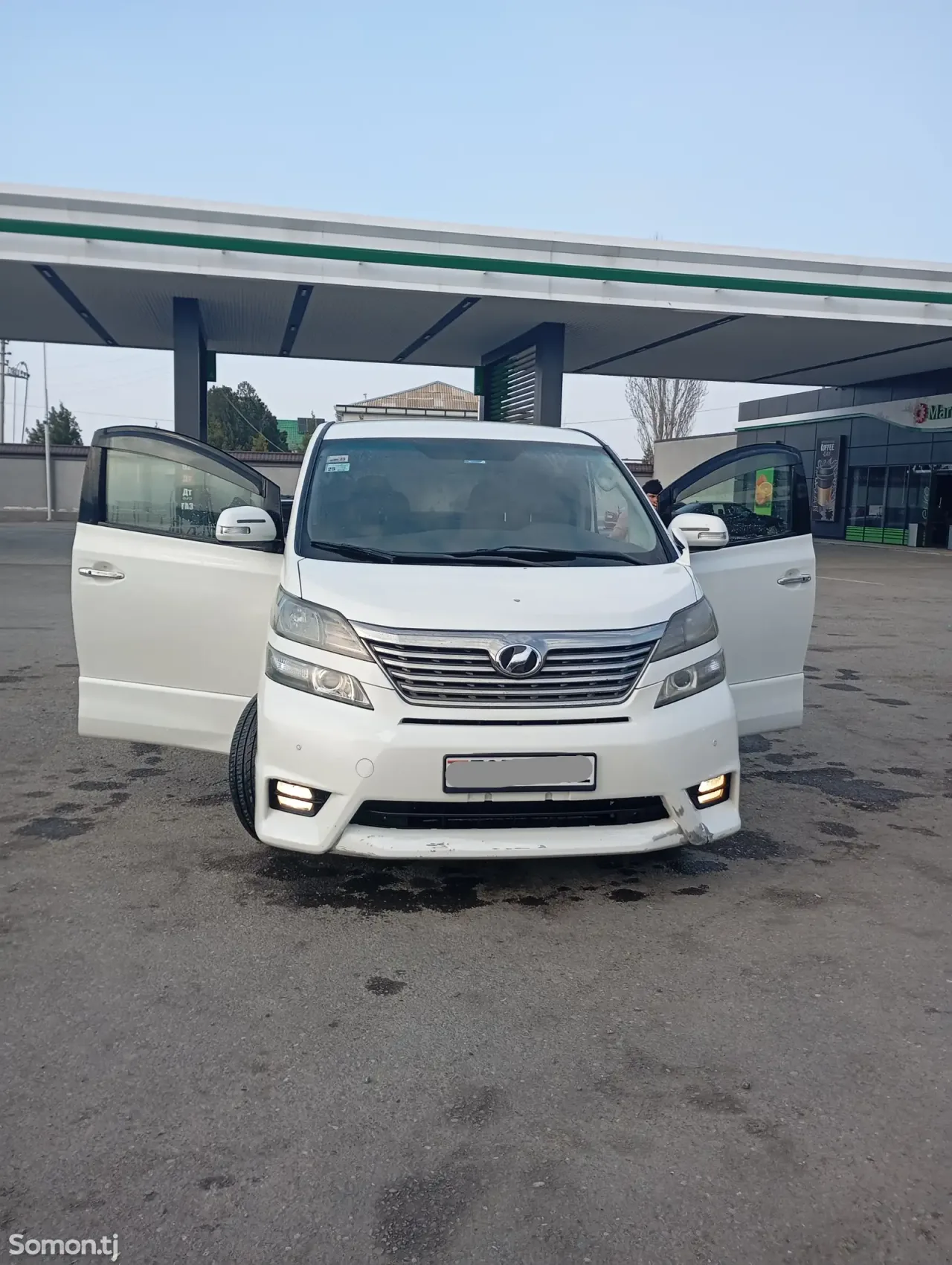 Toyota Vellfire 2014 · 2.4 AT