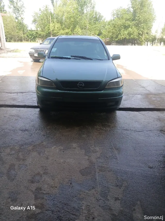 Opel Astra G 1998 · 1.6 MT