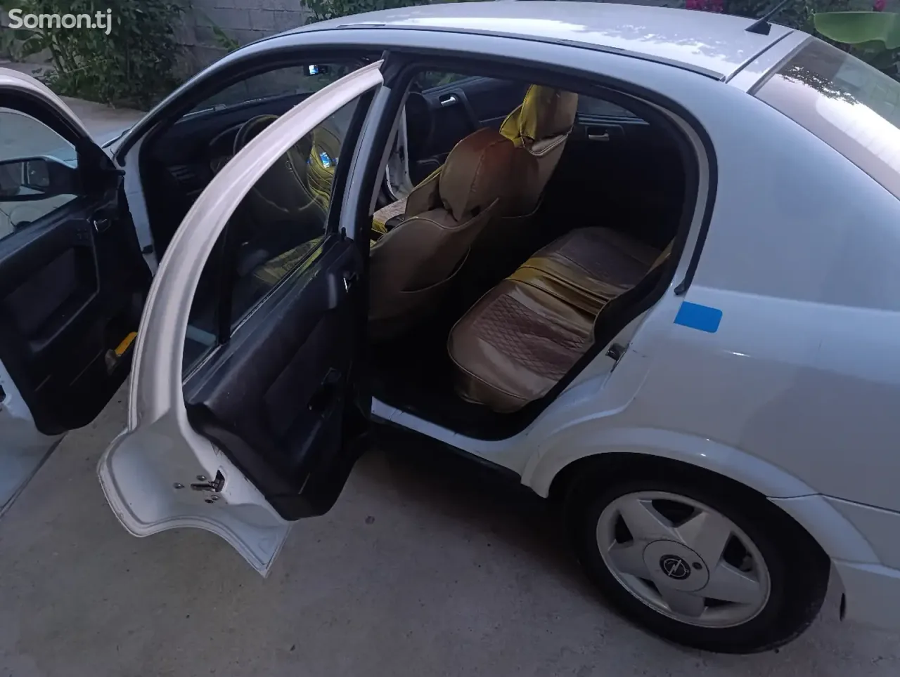Opel Astra G 2000 · 1.6 MT
