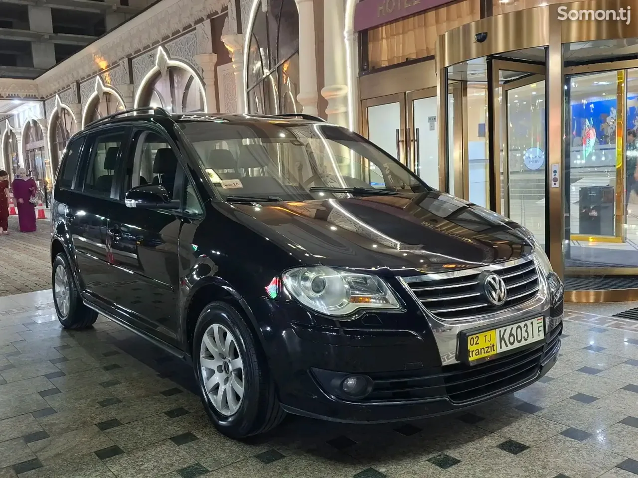 Volkswagen Touran 2007 · 1.4 MT