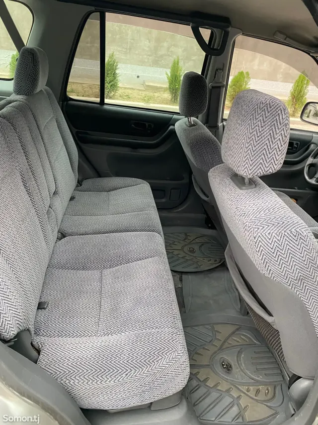 Honda CR-V 1997 · 2.0 AT