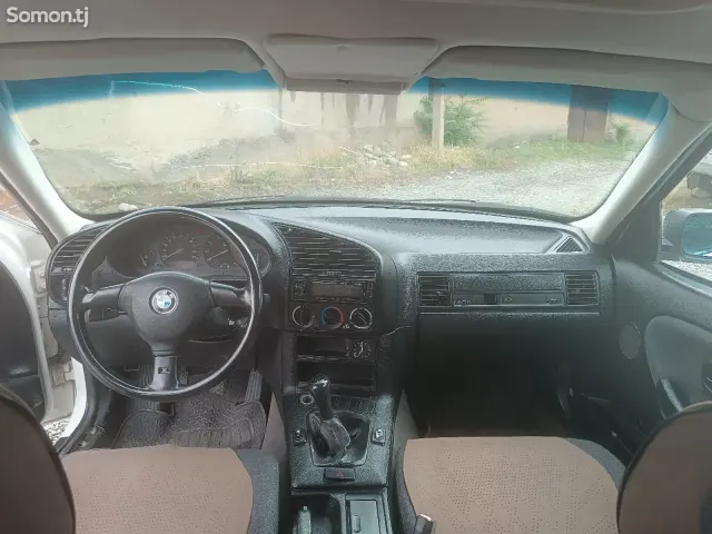 BMW 3 series 1991 · 1.8 MT