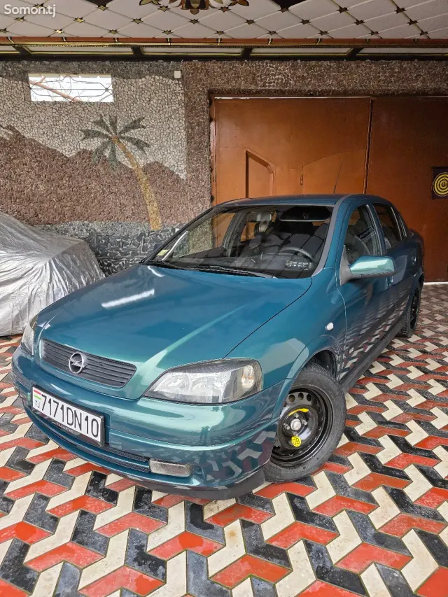 Opel Astra G 2001 · 1.6 MT