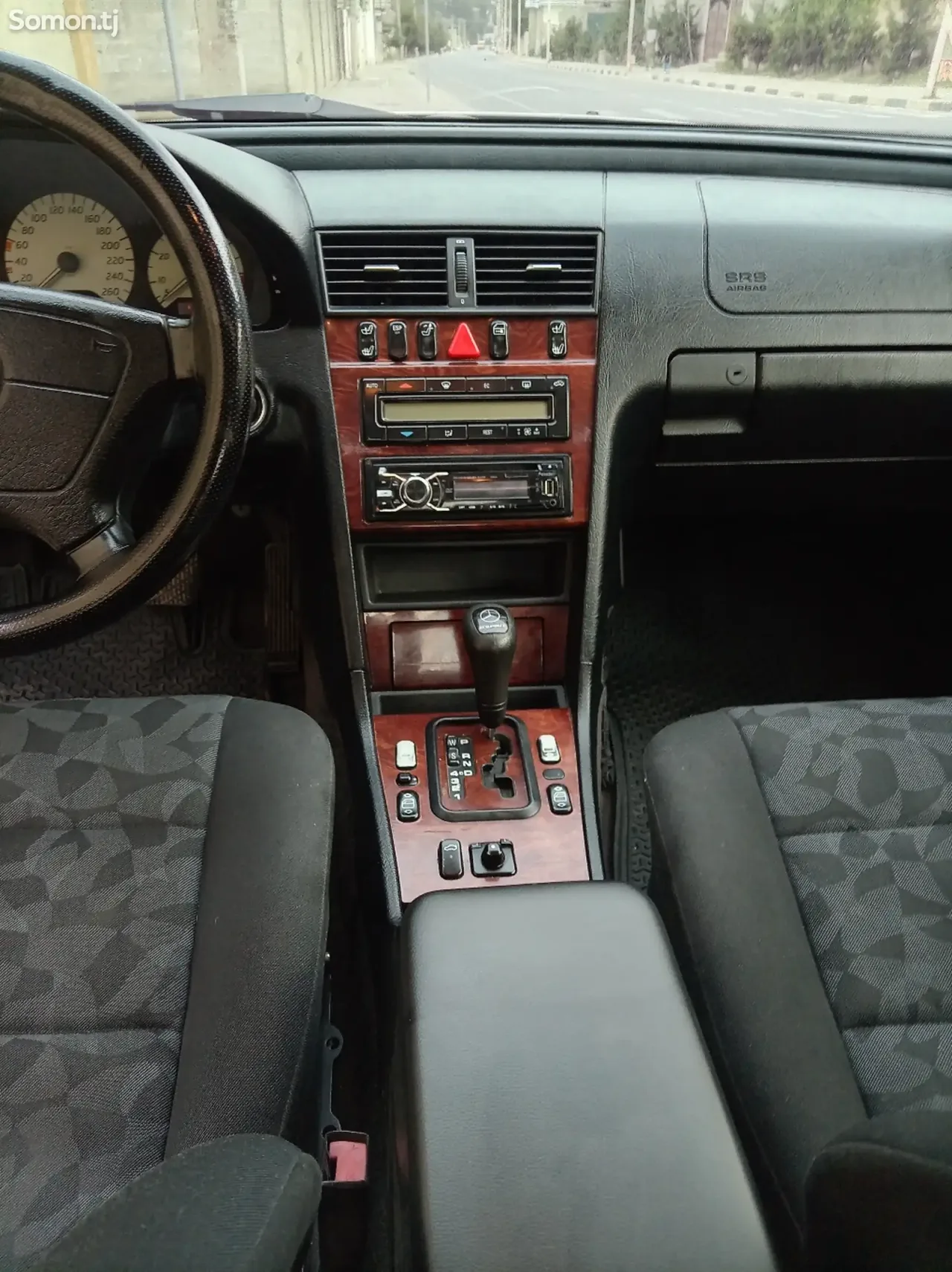 Mercedes-Benz C class 2000 · 2.4 AT