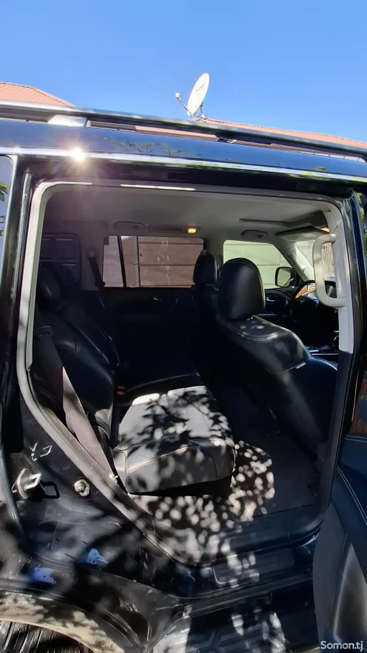 Nissan Armada 2019 · 5.6 AT