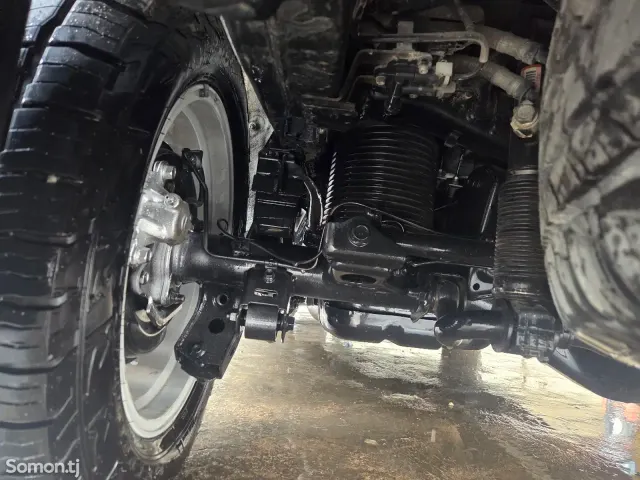Toyota Land Cruiser Prado 2016 · 2.8 AT