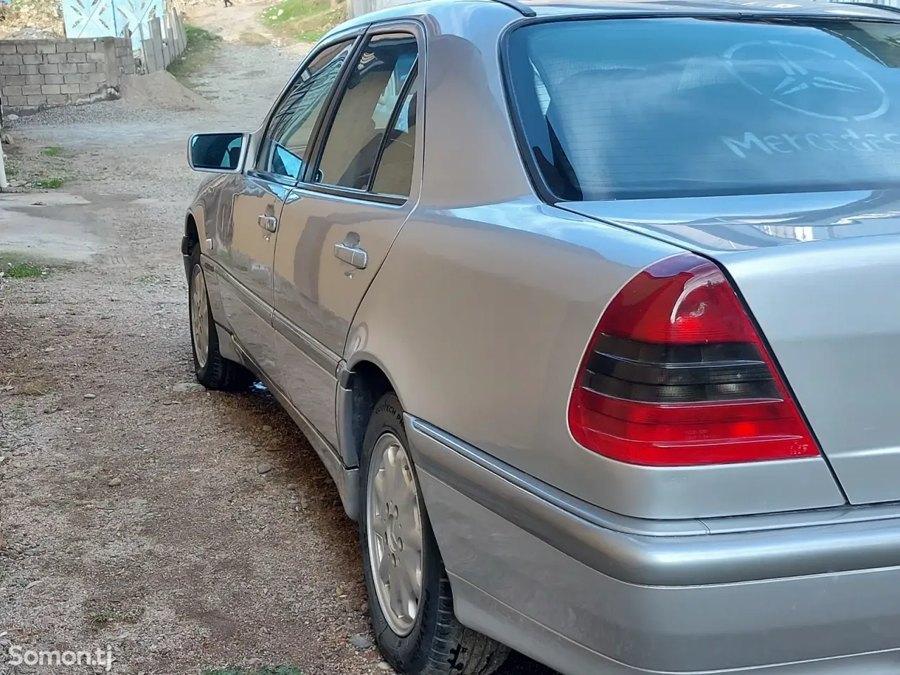 Mercedes-Benz C class 1999 · 2.0 MT