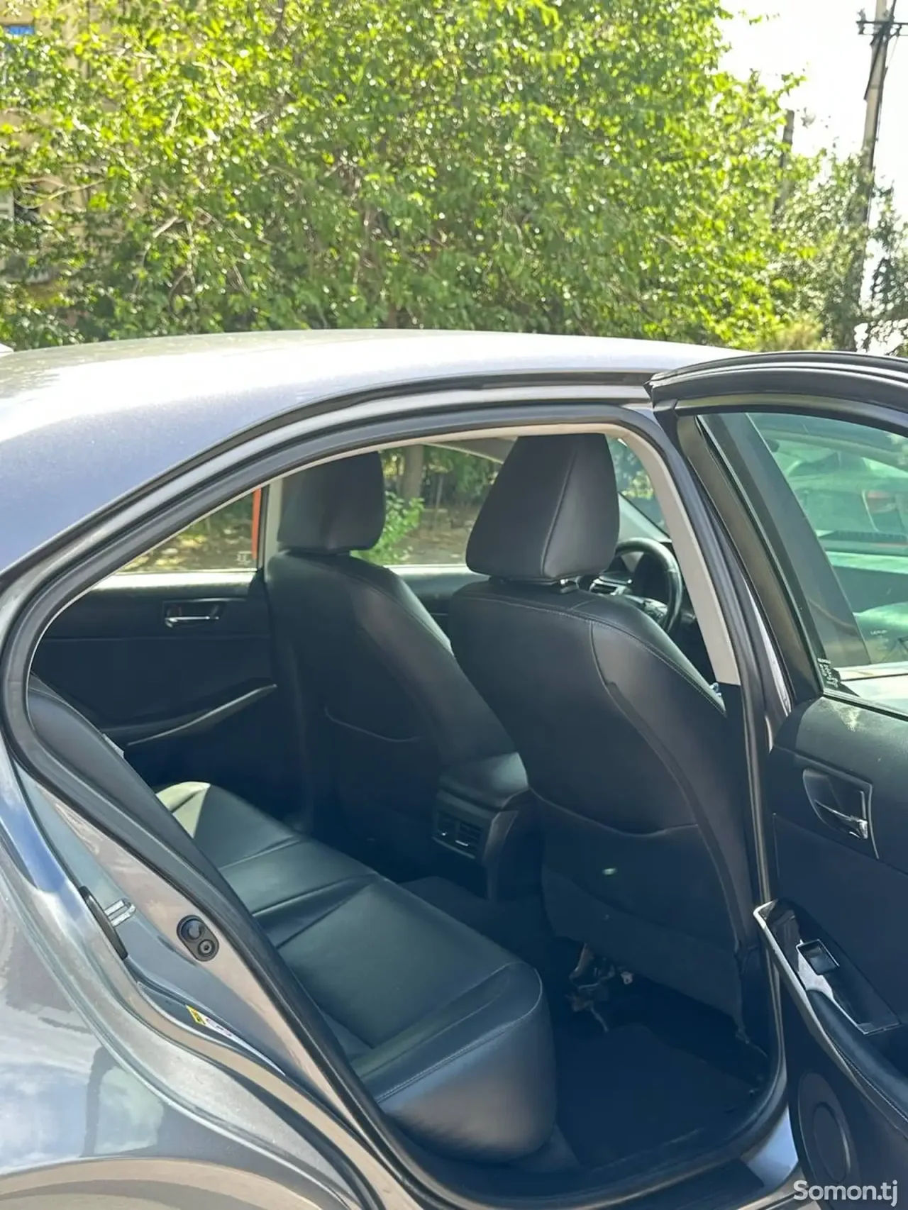 Lexus IS series 2015 · 2.5 AT