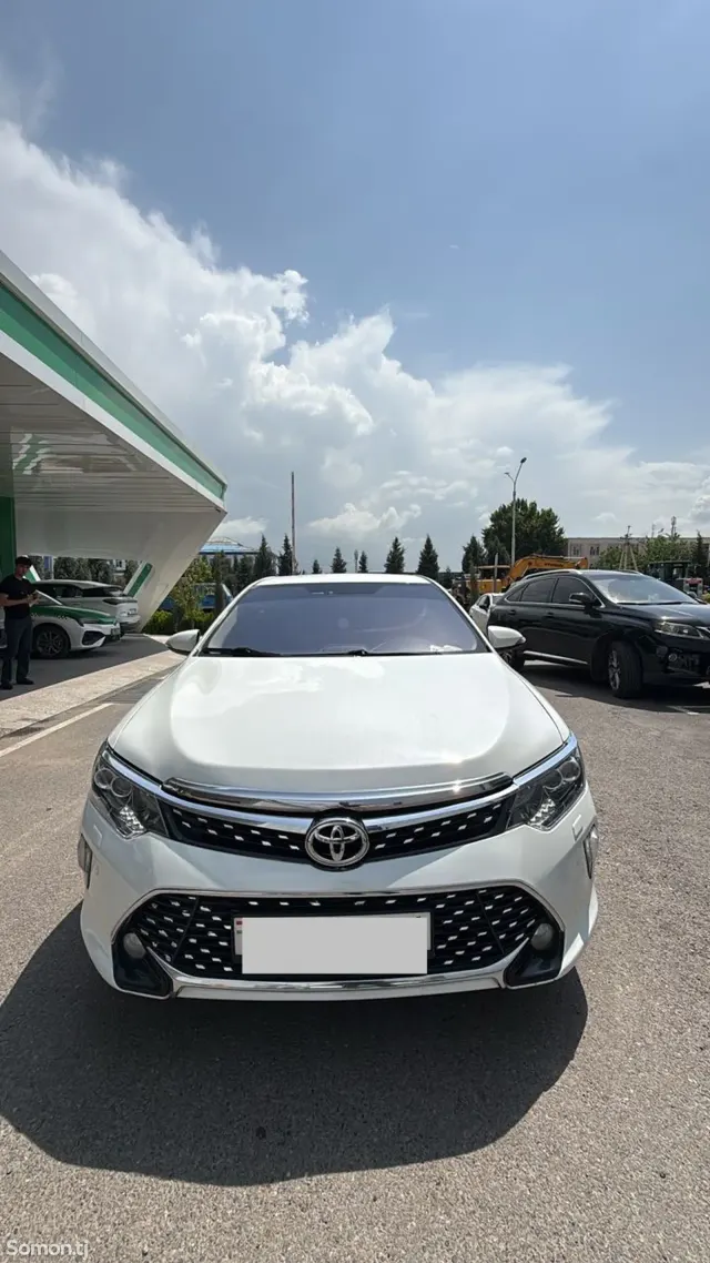 Toyota Camry 2015 · 2.5 AT