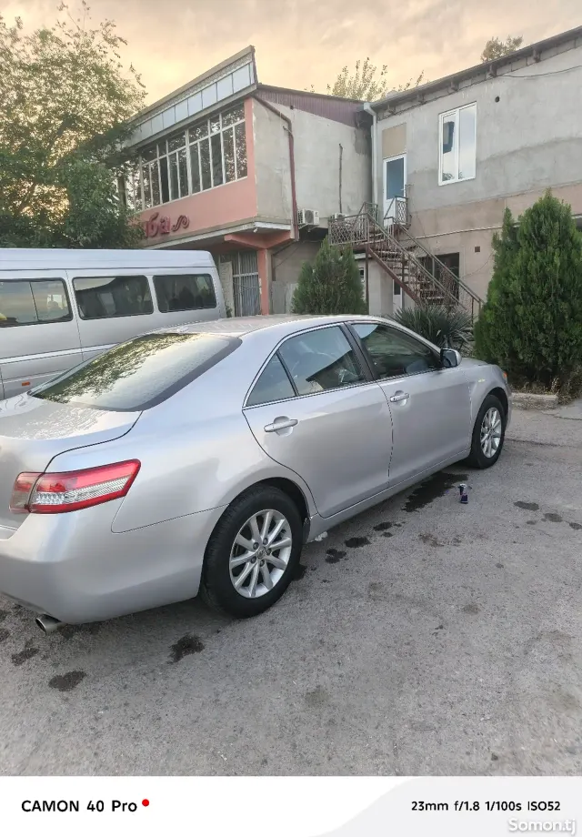 Toyota Camry 2011 · 2.4 AT