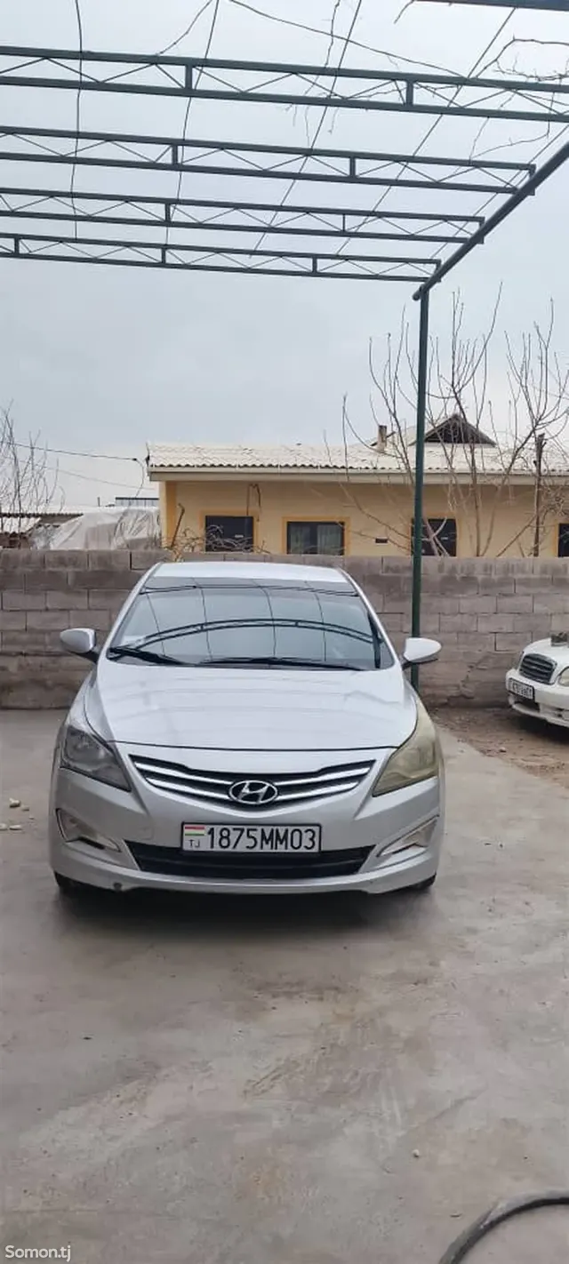 Hyundai Solaris 2015 · 1.6 MT