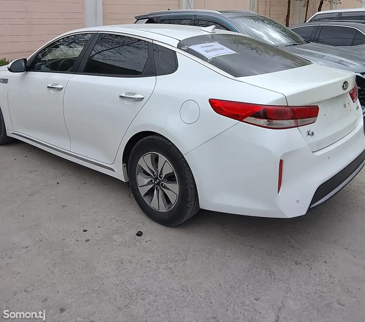 Kia K5 2016 · 2.0 AT