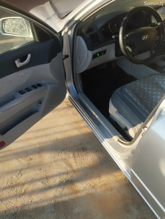 Hyundai Sonata 2008 · 2.0 AT