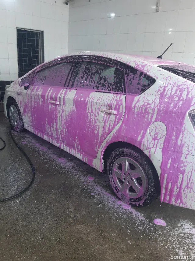 Toyota Prius 2010 · 1.8 AT