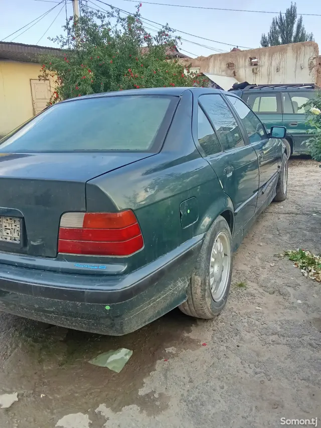BMW 3 series 1994 · 1.8 MT