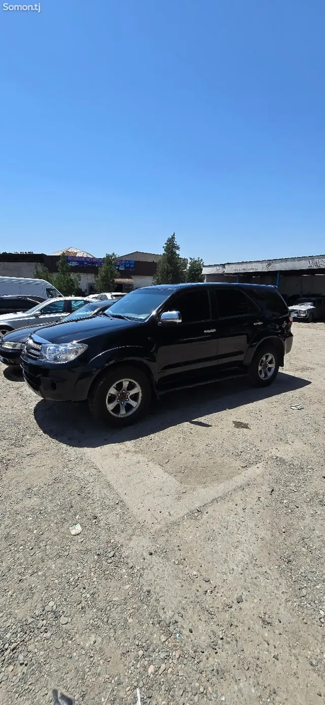 Toyota Fortuner 2008 · 2.7 MT