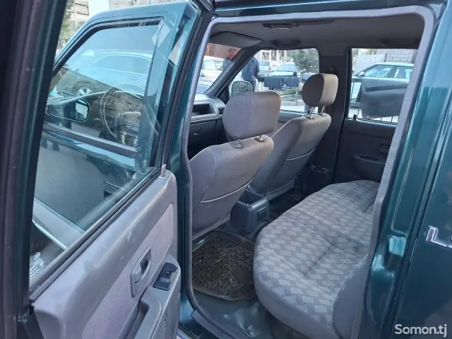 Isuzu D-Max 2008 · 2.6 MT