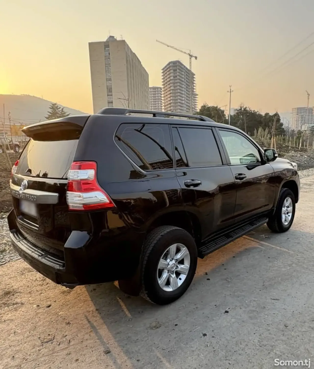 Toyota Land Cruiser Prado 2016 · 4.7 AT