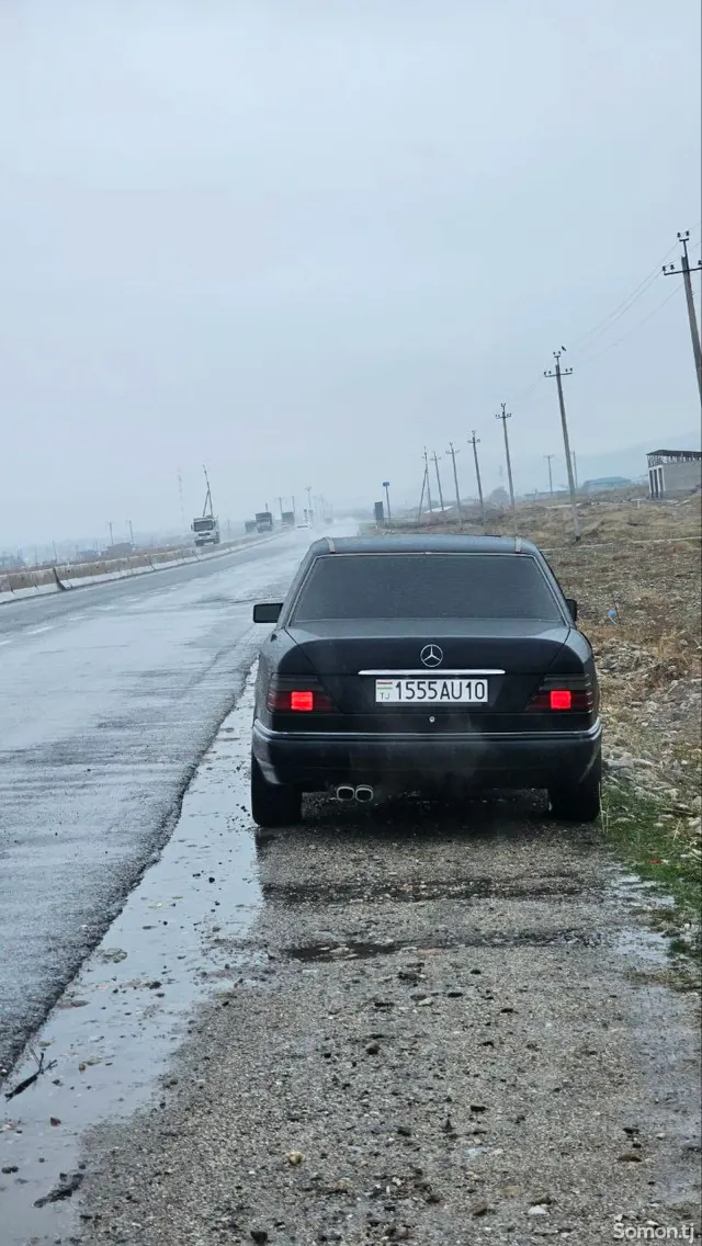 Mercedes-Benz W124 1994 · 2.0 MT