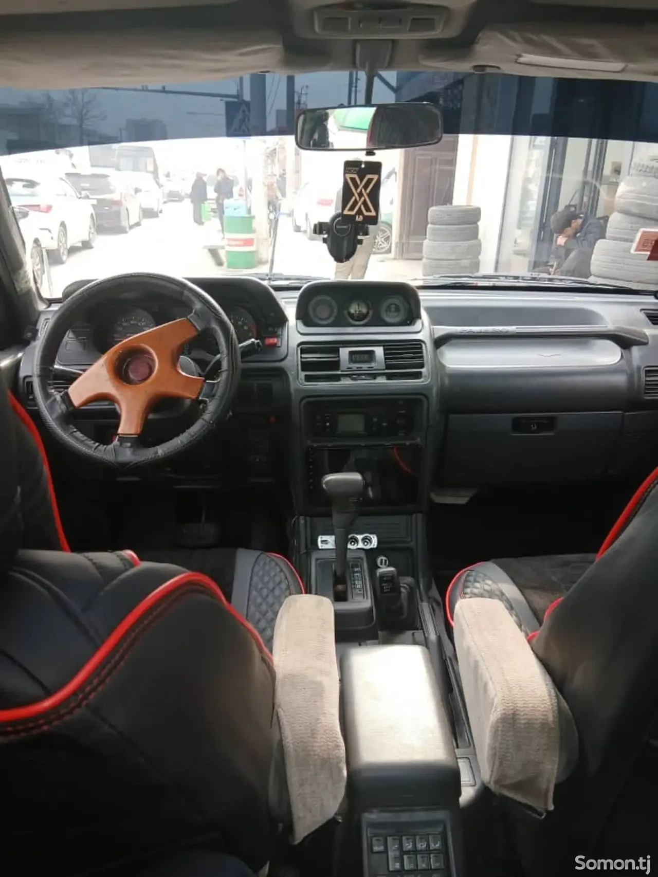 Mitsubishi Pajero 1993 · 3.0 AT