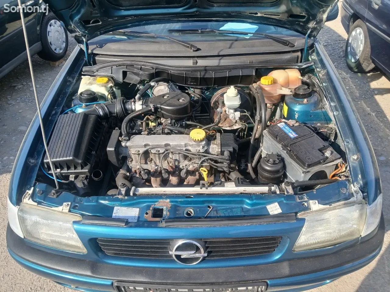 Opel Astra F 1994 · 1.6 MT