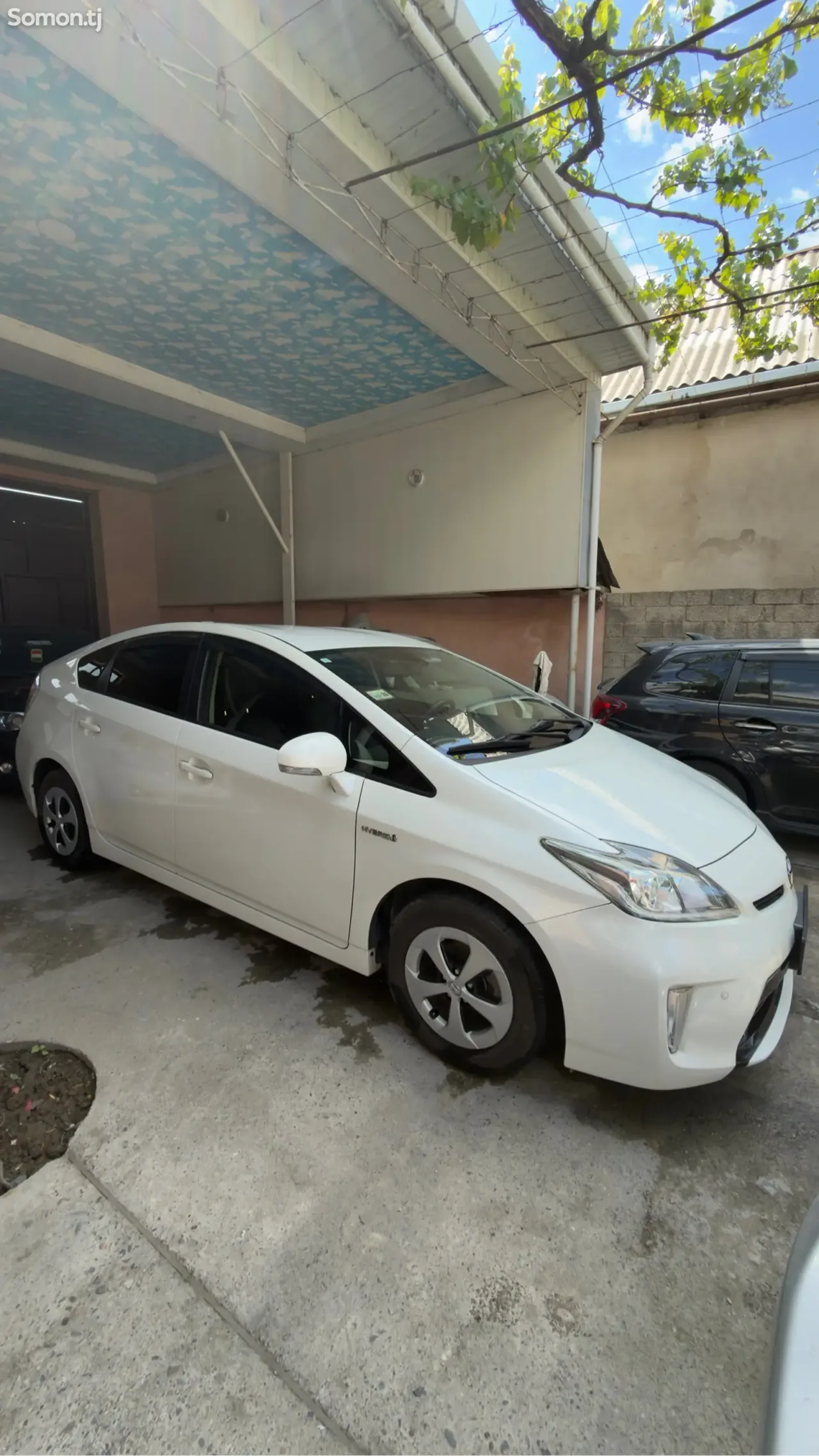 Toyota Prius 2014 · 1.8 AT