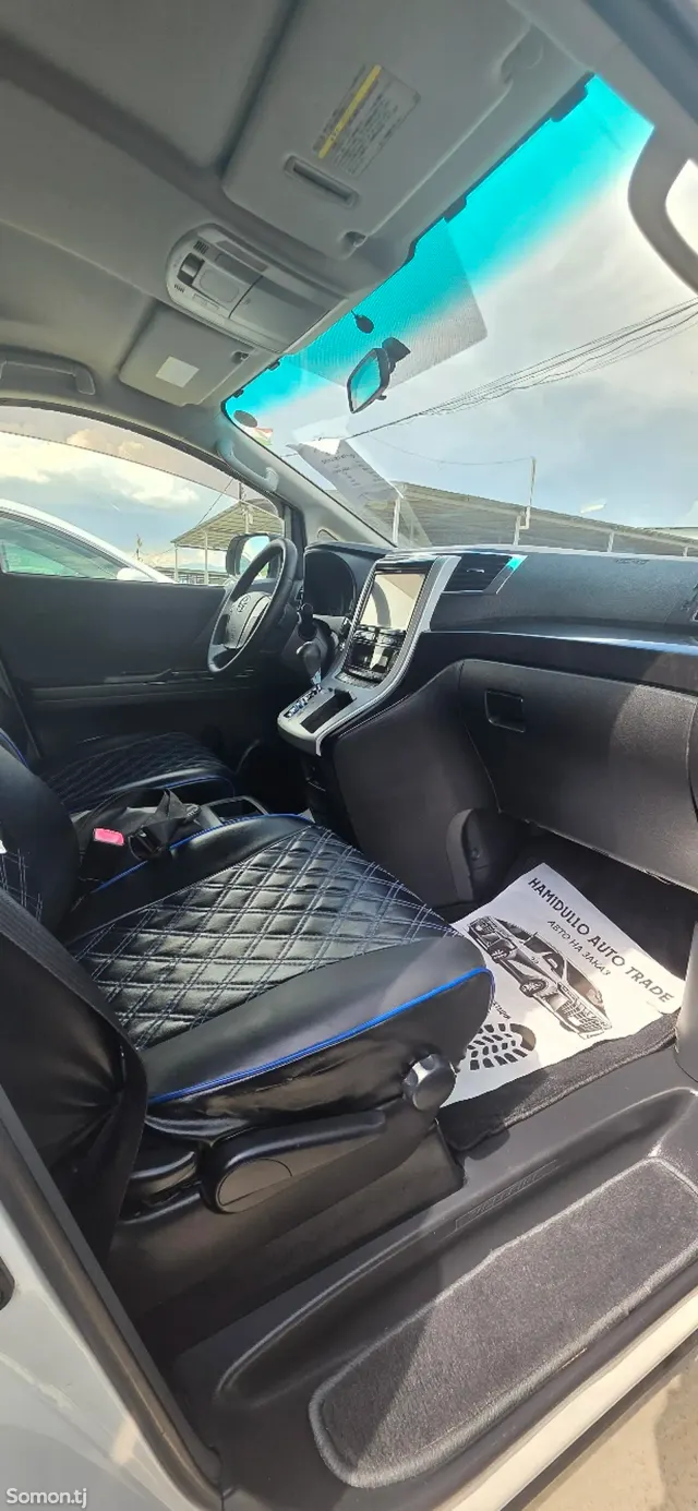 Toyota Vellfire 2014 · 2.4 AT