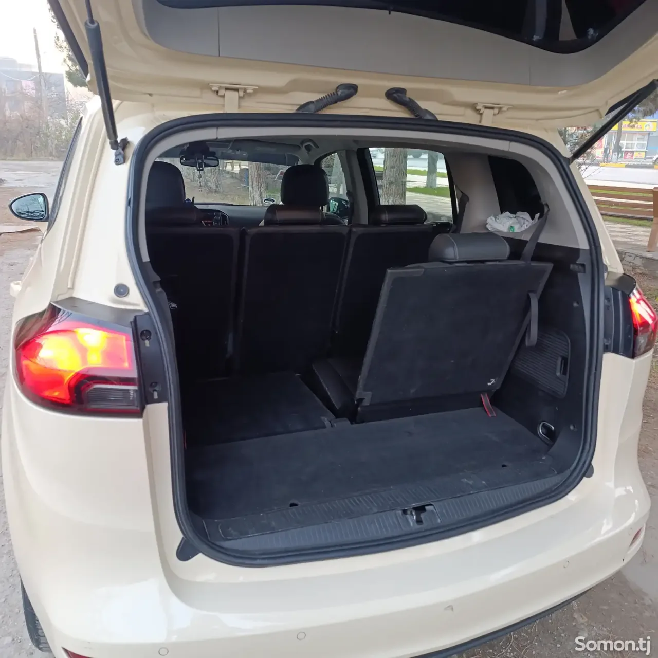 Opel Zafira 2017 · 1.6 MT