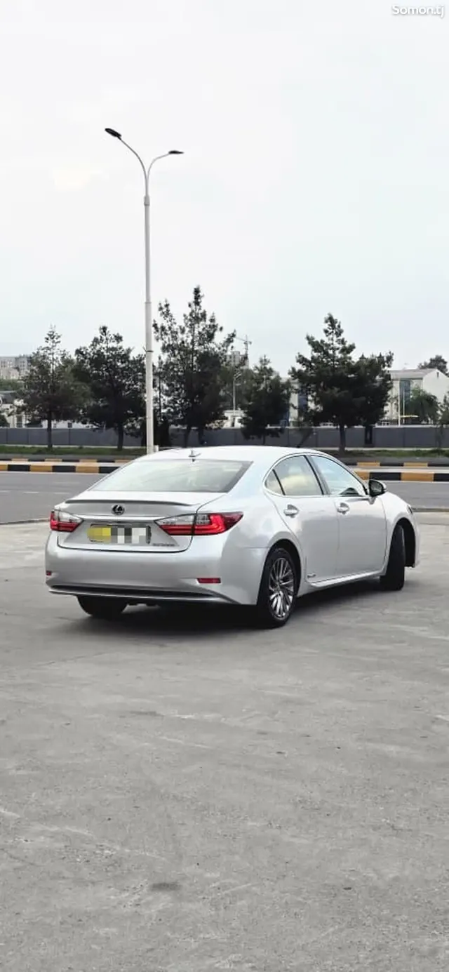 Lexus ES series 2014 · 3.0 AT