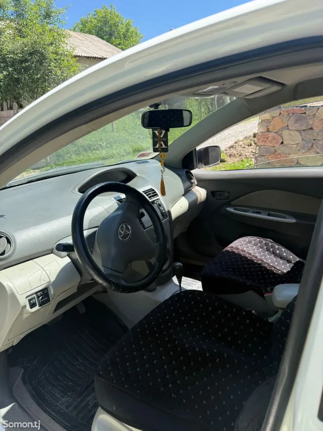 Toyota Belta 2009 · 1.3 AT