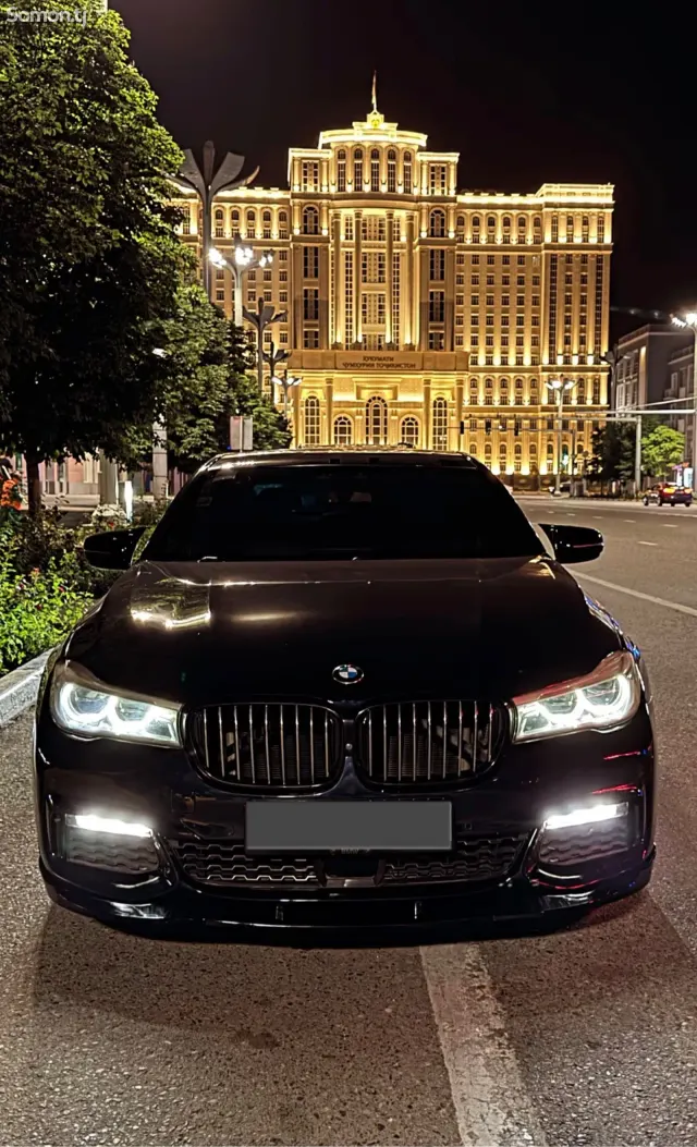 BMW 7 series 2018 · 4.4 AT