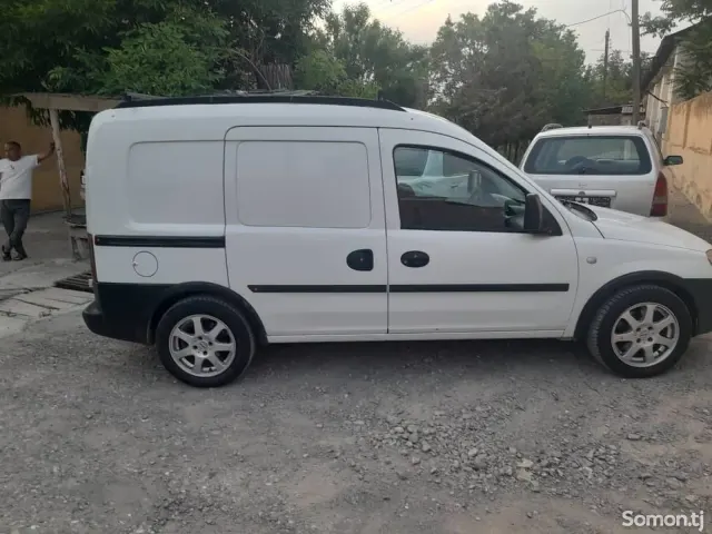 Opel Combo 2010 · 1.3 MT