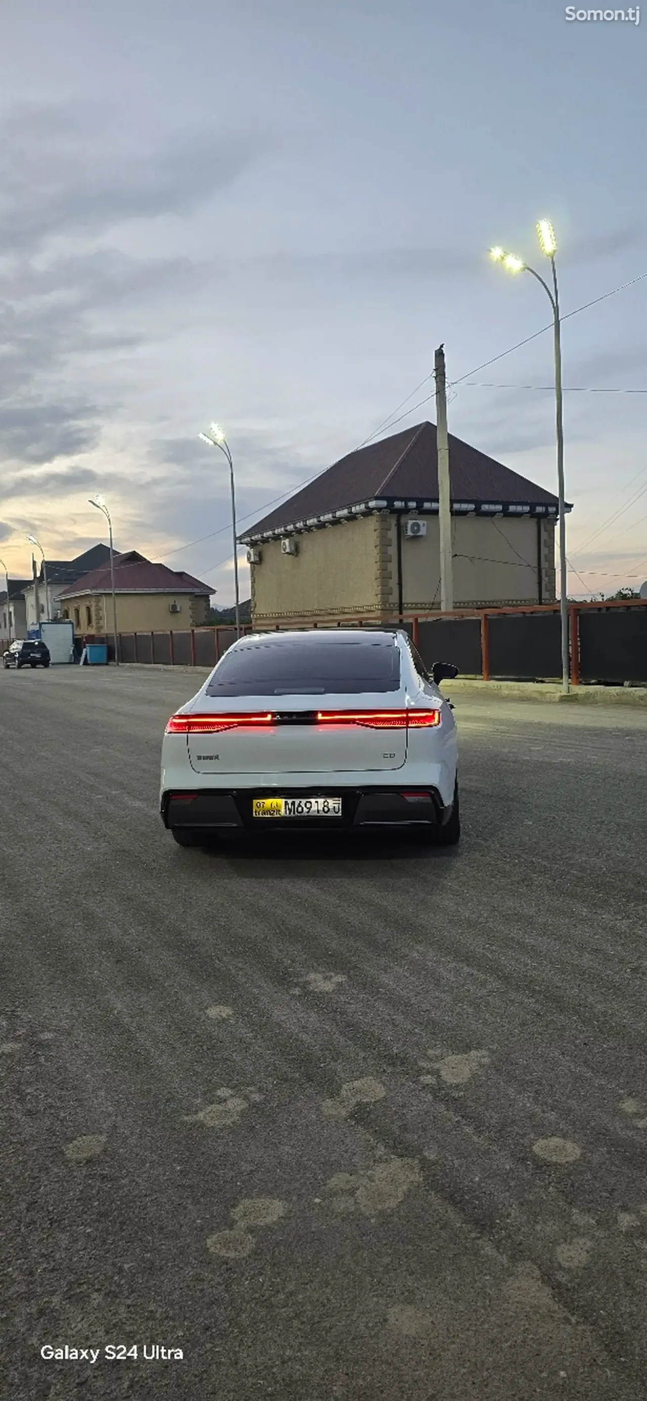 Geely Galaxy E8 2025 · AT