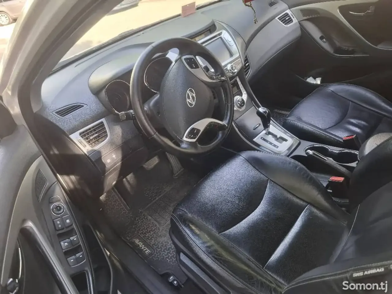 Hyundai Avante 2012 · 1.6 AT