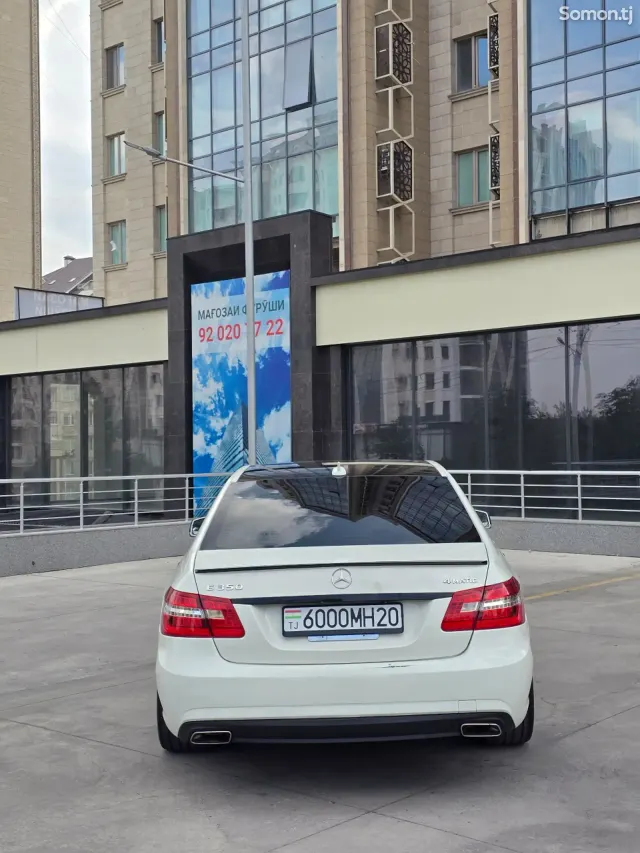 Mercedes-Benz E class 2012 · 3.5 AT