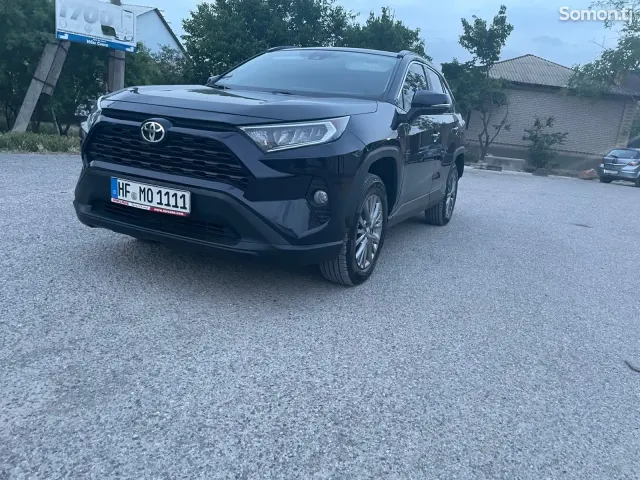 Toyota RAV 4 2022 · 2.5 AT