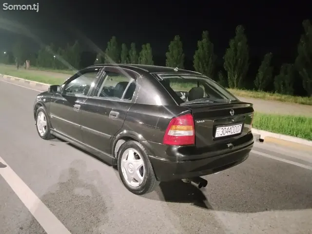 Opel Astra G 1999 · 1.6 MT