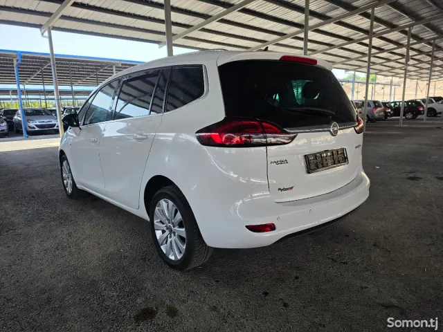 Opel Zafira 2015 · 1.6 MT