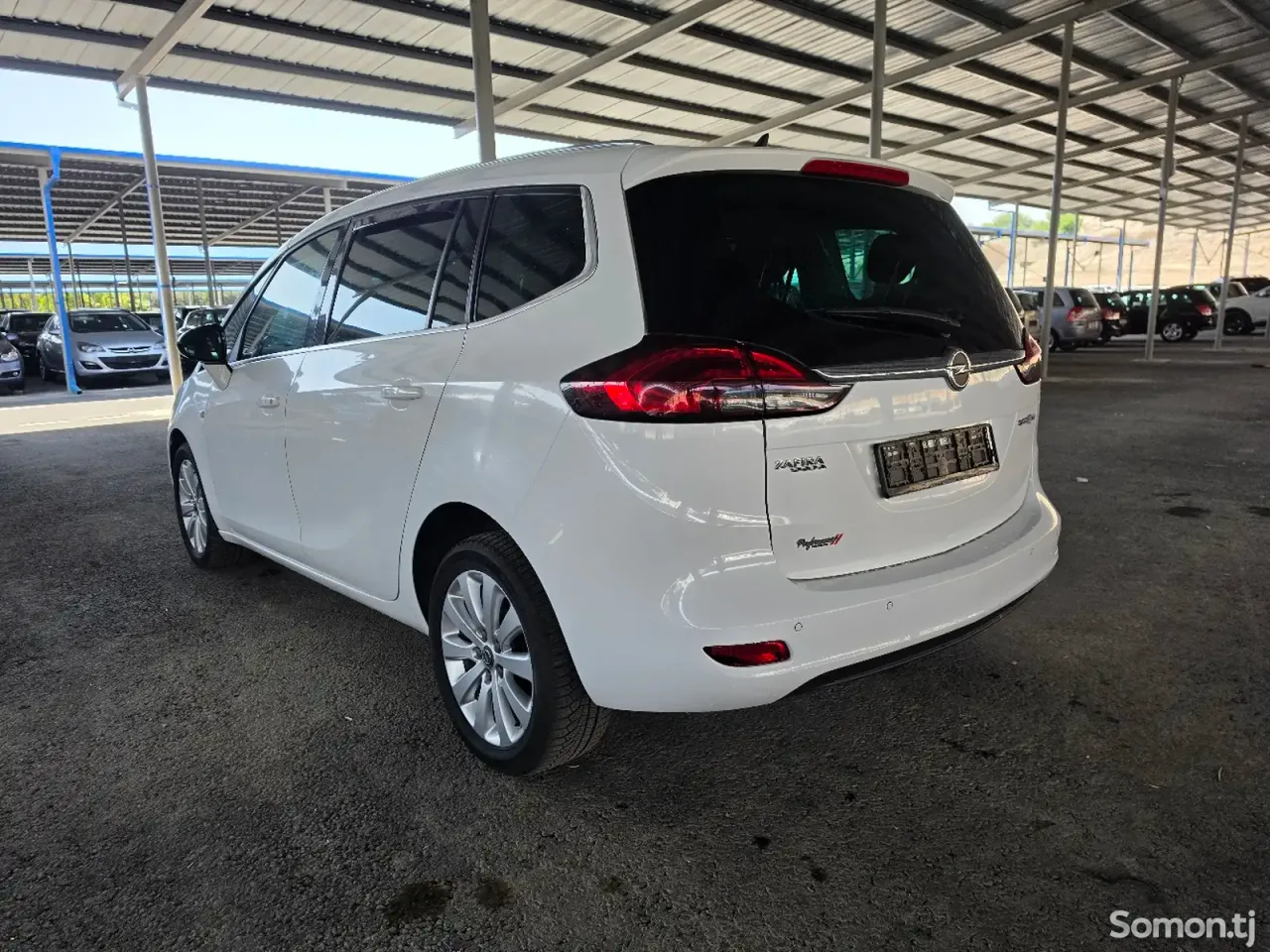 Opel Zafira 2015 · 1.6 MT