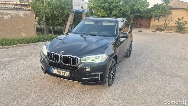 BMW X5 2015 · 3.0 AT