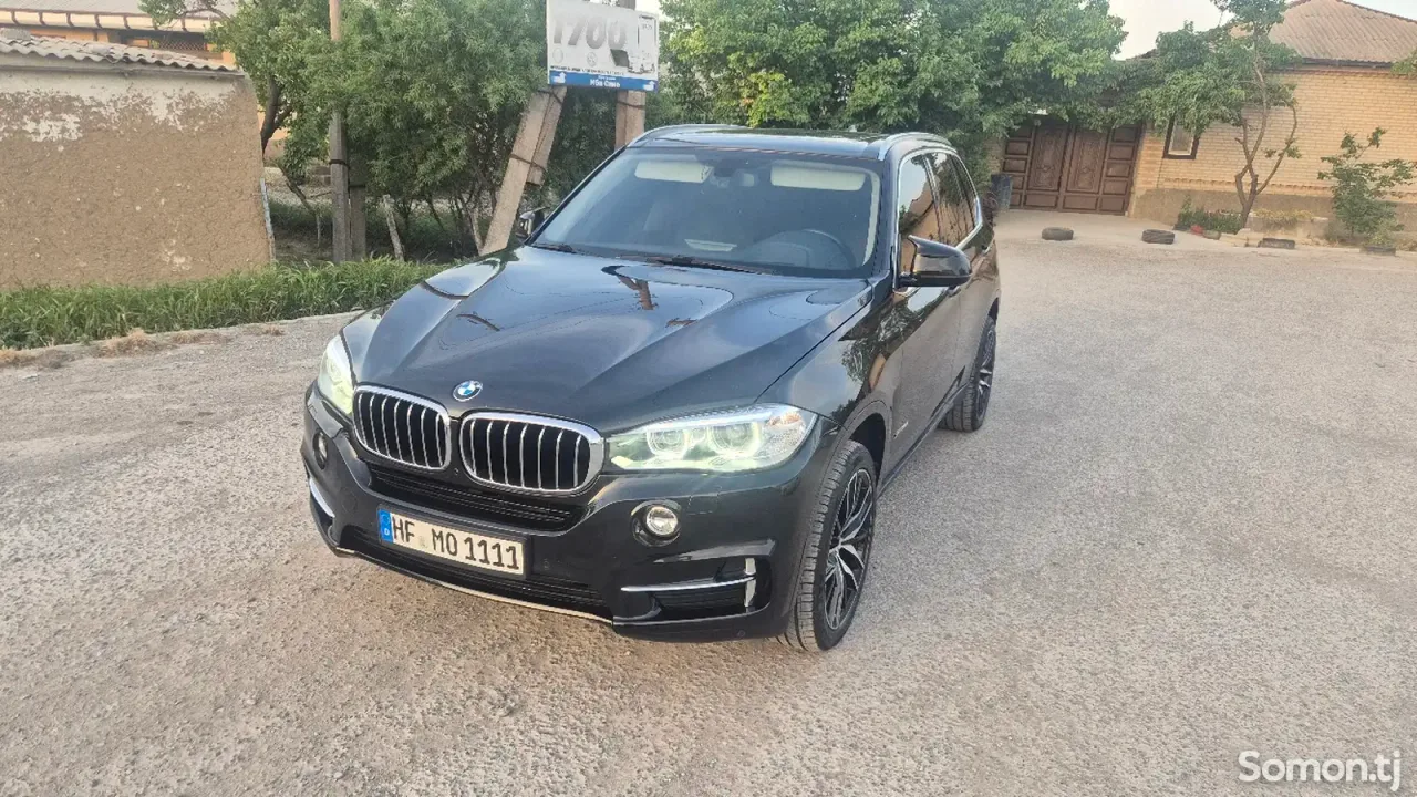 BMW X5 2015 · 3.0 AT