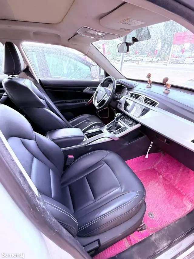Geely Atlas Pro 2017 · 1.5 AT